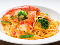 【ランチセット】秋季限定！乾杯ドリンク付き★オマール海老のリングイネ　アメリカントマトクリームソース（9/1～11/30）