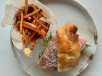 平日限定【フォカッチャサンドウィッチ】 フレンチフライ＆ソフトドリンク付