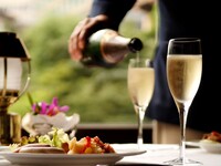 【12/20、21】Trader Vic's Aloha Luau Buffet (with free-flowing sparkling wine)