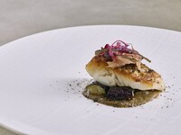 <Seasonal Flavors x Gourmand> A truly satisfying course featuring seasonal vegetable appetizers, fish dishes, and Japanese Black Wagyu beef fillet, all the way to dessert!