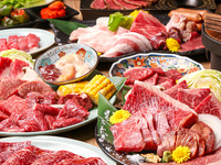 [Weekdays only] A course menu featuring four types of domestically produced grilled meat, skirt steak, raw omasum, and other dishes that go perfectly with alcohol ◎ 3,000 yen