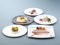 秋【ペルル】魚料理・肉料理両方楽しめるカジュアルなコース