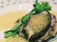 活きあわび懐石　和牛ロースステーキ100g