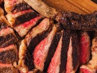 2.2kg骨付きリブロースステーキ「大皿テーブルシェアプラン」8名様～