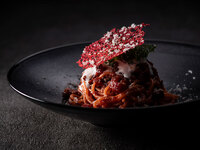 【90-Minute Dining】Mini Buffet Included ≪Lunch≫Ragout Pasta of “Naniwa Kuro Ushi” Beef and Beetroot with Sour Cream