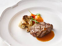 （平日）オーヴェストランチ＜全4品：前菜・パスタ・サーロイン・デザート＞　5,600円