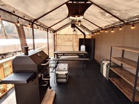 ＜BBQx川遊び＞1組限定 プレミアムサポートプラン 独立した専用サイトで、ゆったりBBQをお楽しみいただけます。 面倒な器材の設置はスタッフが行いますので、手軽にご利用いただけます。※ペット同伴はご遠慮いただいております。 
