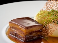 【人気ランチコース】旬の鮮魚と「東坡肉（豚の角煮）」を堪能するカジュアルプラン全6品＋《ご予約特典》特製デザート、料理長厳選の中国茶