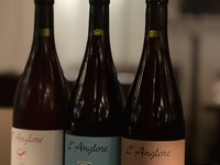 Enjoy a selection of your favorite wines in small tastings with our 【3-Glass Wine Tasting Course】.   Please choose your dishes on the day (available as course or à la carte).