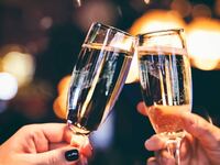 <Saturdays, Sundays, and Holidays> Sparkling Wine Toast + Dinner Buffet (120 minutes) | 9,300 yen