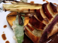 日本ジカフィレ肉とフォアグラのパイ包み焼きをメインに