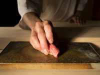 A one-of-a-kind sushi course Lunch　JPY10,000