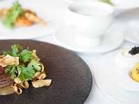 【Xmas2025 Noel Cコース　24日2部制 】フォアグラ、伊勢海老、和牛、Xmas特選デザートなど極上フルコース