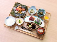 Weekdays only — Yukuri-zen set with after-meal beverage