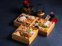 Special three-tiered jubako (Taxi Delivery)