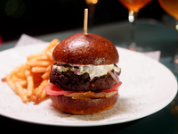 【Tuesday ～  Thursday Dinner Only 】 ～BURGER NIGHT