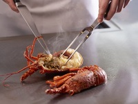 10/1~11/30 秋の伊勢海老コース（黒毛和牛ロース100g）　紅葉鯛の昆布締め、帆立貝と蟹入りスープ、ガーリックライスと栗のアイスクリーム。