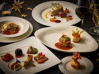 【6:00p.m または 8:30p.m.入店】Sparkling Christmas フリーフロー付き　＊12/19、20、24、25