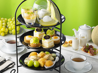 ≪土日祝日限定≫【乾杯ロゼスパークリングワインまたは選べるノンアルコールカクテル付き】　シャインマスカット＆メロンアフタヌーンティー（10/1～12/8）