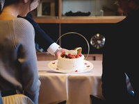 【紅葉Saison×記念日】ホールケーキ＆乾杯酒付！メッセージプレートを添えたデザートで特別な日に