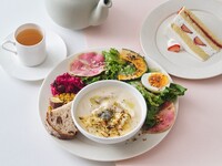 【Special Lunch with Dessert & Drink】Pancetta and Mushroom Cheese Cream Soup & Salad with Organic Onion Dressing