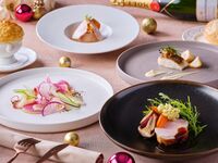 【2025 Xmasランチ】乾杯スパークリングワイン付き　パイ包みスープや寒鯛のポワレ・国産牛を味わう全5品-SHIKITEI-