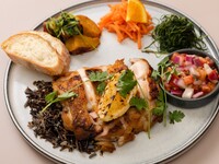 【午餐】可選餐盤和飲料吧套餐