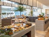 【時間無制限平日ランチブッフェ】選べるメイン＆豊富なデザートや神戸紅茶含むフリードリンク付