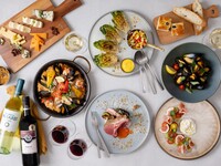 Night-View Dining Party Plan — Shared large-plate menu of 9 dishes including double meat and pasta, with 120-minute all-you-can-drink