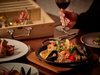 【歓送迎会プラン】人気No1パエリア＆奥丹波鶏含む全9品の大皿シェアプラン＋120分飲み放題