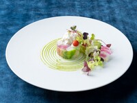 【Christmas Dinner 2025】鹿ロースの肉料理、ブッシュドノエルなど全5品