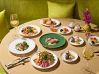 Christmas Brunch + Champagne Free Flow