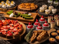 【All day】Dessert buffet "Treat" lunch