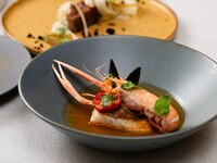 【スパニッシュイタリアンコース】金目鯛やふぐを使用した前菜から始まるWメインのフルコース＋乾杯酒付き