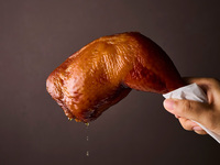 スモークチキン レッグ　1本 【 ¥2,000円(税別) 】