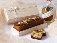 ポム・ドール - ピスタチオとグリオットチェリーの熟成プレミアムパウンドケーキ