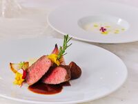 平日【ステーキランチ付】ホワイトベアのクリスマスアフタヌーンティー（2.5時間カフェフリー＆マリアージュフレールティー1杯付）