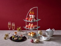 Christmas High Tea, Toasting Champagne, and 25 Varieties of Complimentary Café Drinks | ¥13,500