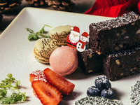 Christmas 2025 ★ “Takumi” 15-course — Chateaubriand and selected cuts, choice of drink (includes Champagne) + Christmas plate