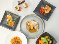 2時間飲み放題付き【火水木曜日限定】前菜からハーブ三元豚の低温ローストとデザート盛り合わせなど  