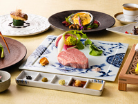 【Xmas2025】－Kohaku－ Yonezawa beef, Ise lobster, Abalone, Foie gras Teppanyaki Course (Entry at 5:30 p.m.)