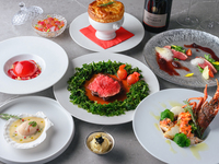 【12/8（月）～25（木）King Xmas特別コース】高級食材とシグニチャーを贅沢に盛り込んだプレミアムコース"King" クリスマス限定メニュー／特別な日に贈るメッセージプレートをご用意