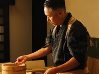 【カウンター】おまかせコース「二十年の真髄」握り8~10貫／料理4品ほど