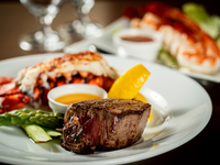 [LUNCH] Surf & Turf Course: USDA PRIME filet steak at lobster platter, appetizer, at dessert ng araw, kabuuang 7 dish