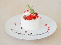 [Dinner Anniversary Course] 9 dishes in total, including a champagne toast and a whole cake