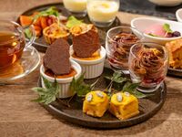 【イブニングハイティー スパークリングワイン付】 スパークリングワイン含むフリーフロー、季節の前菜＆デザート