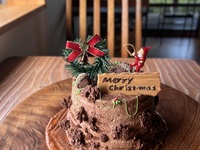 【2025 クリスマスケーキ】 ビュッシュドノエル ショコラ