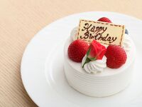 【ご家族のお祝いにおすすめ！ケーキ付ランチ】前菜、パスタ、メインが旬魚か厳選牛ロースが選べる全4品カジュアルコース