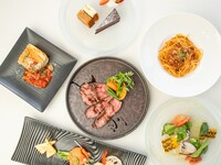 窓席確約【スタンダードコース】野菜のオムレツやローストビーフなど6皿+乾杯スパークリング+メッセージ付きデザートプレート