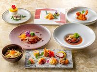 [Online reservation / Includes a toast drink of your choice / Manpuku (12/31 dinner)] A New Year's course featuring seven dishes packed with luxurious ingredients such as Hokkaido abalone, lobster, and Japanese Black beef.